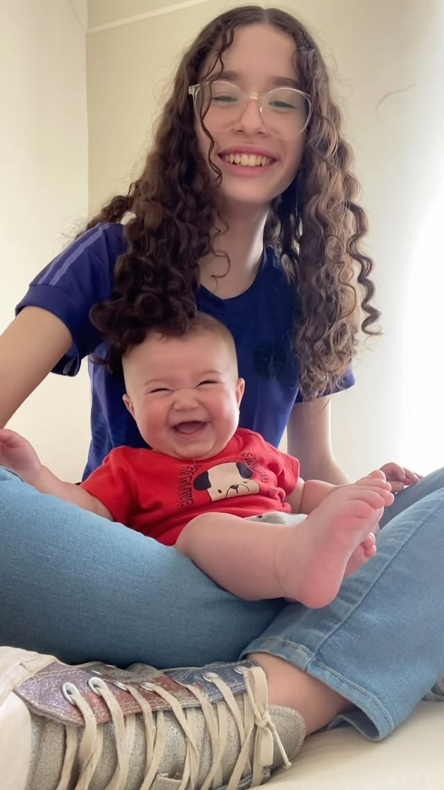 Recebi esse vídeo que a Laura fez quando o Benito ainda tinha só 5 meses! NÃO AGUENTO VER SOZINHA! 💕 by @michelirosa_