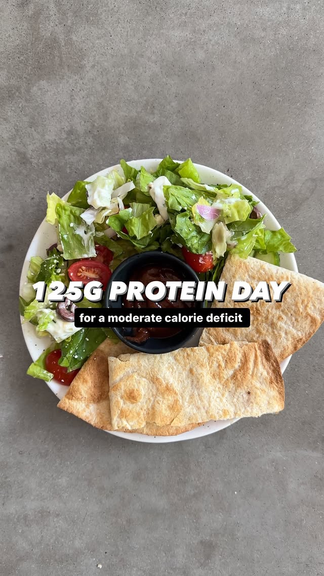 💥Full day of eating with 125g protein💥♥️Like & comment “sample” for the complete day of eats with macros & recipes!🔁I have a few breakfast meals that I keep on repeat. It makes meal planning that much easier!➡️The total amount of protein per meal includes high and low biological value protein sources.➡️My macro calculations are based on the database that I use as part of my program (not my fitness pal). Values may vary between tracking apps & food brands.➡️Food portions may appear smaller/larger due to filming. Read the ingredient lists for portions used.🙋🏻‍♀️ Here is how I hit 125g protein when in a moderate calorie deficit.1️⃣EBTB Egg Muffin Meal (one of my staples)2️⃣Easy Chicken & Cheese Quesadilla Meal3️⃣Garlic Butter Salmon Meal4️⃣S’mores Cheesecake (no bake)Adjust macros/portions to meet your energy needs.Happy Monday 🖤----#mealplan #mealplanning #mealplans #mealprepideas #mealpreprecipes #fatloss #weightloss #easyrecipe #healthyrecipes #highproteinmeals #highproteinrecipes #lowcaloriemeals #lowcalorierecipes #macrofriendlyrecipes #macrofriendly by @nutritionbydevika