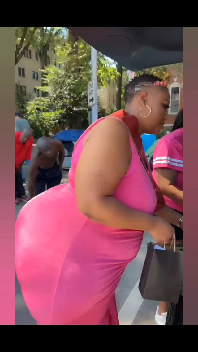 Pre birthday celebration. Best part of it is giving back and sharing what God blessed me with, with the less privileged 🙏 👗dress @curvy.sense #givingbacktothecommunity❤️ #queenofcurves❤ #celebratemycurves💪 #thickthighssavelives💋 #plussizerocks❤️ #ssbbwbeauty #biryhdaycelebrations🎂🎊💫 by @kelly_black_cherry
