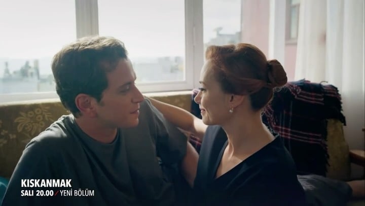 #Kıskanmak | 2. Bölüm 3. Tanıtım!“Sen Nüzhet’i nereden tanıyorsun?”⚡️#Kıskanmak yeni bölümüyle Salı 20.00’de NOW’da!@nowtvturkiye @ayyapim by @hafsanur.sancaktutan