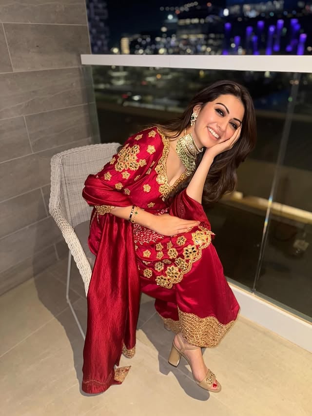 Soft smile, louder feelings 🥰••@abhinavmishra_ ♥️