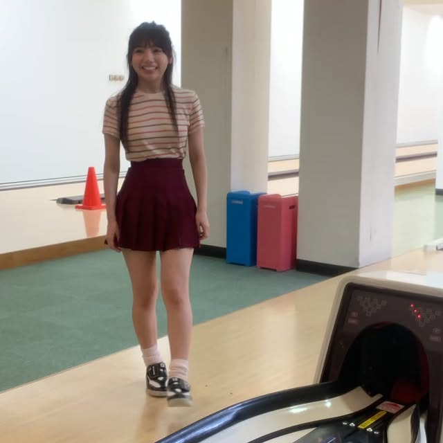 【オフショット】きょんこ初ボウリング🎳結果は、、😆笑いが止まらない撮影現場でした😆💕#齊藤京子1st写真集 #とっておきの恋人#齊藤京子 #日向坂46#きょんこしか勝たん #国民的彼女#kyonstagram 👸💕📢ご購入はプロフィールのリンクから by @kyoko1st