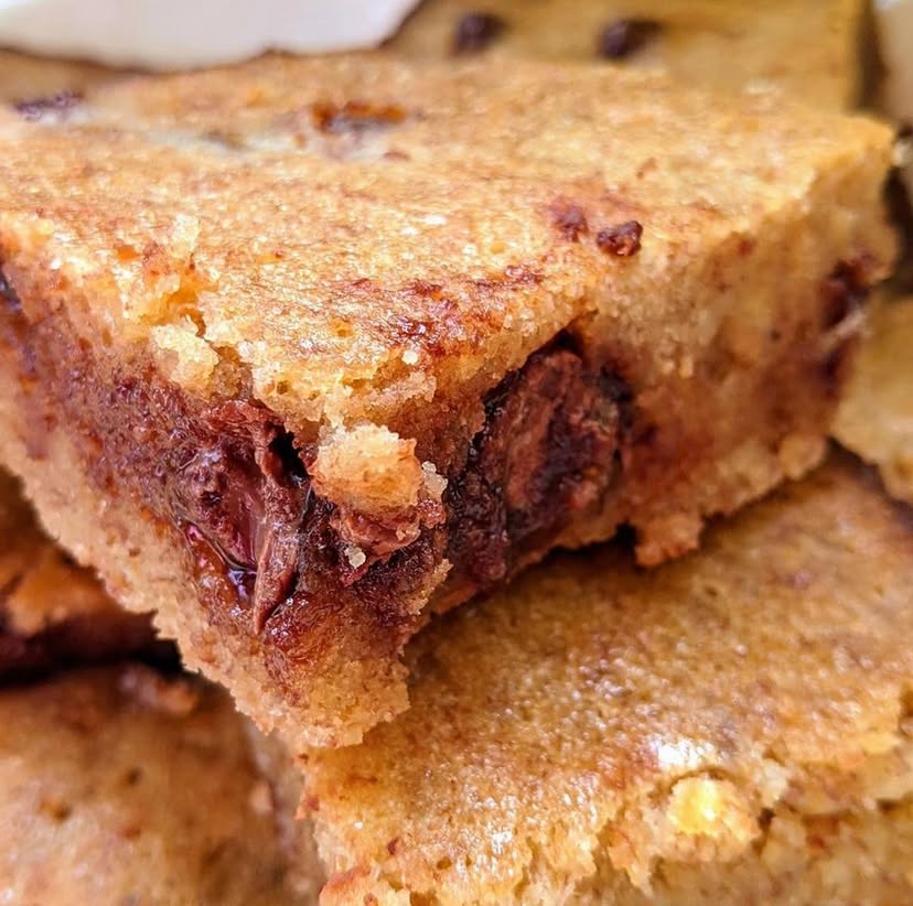 Chocolate Banana Brownies - Thanks to Fatima @fatimanajem90 
.
View the full article on our website (link in Bio). If you have a great craft idea you wish to share, please click on the "Add Craft/Activity" link on the website. #houseboundwithkids #housebound #activitiesforkids #mumssupportingmums #mumshelpingmums #playathometoday #learningthroughplay #kidsactivities #kidsactivitiesathome #kidshavefun #familyfuntime #childrensactivities #parentingtips #craftactivitiesforkids #lockdownlife #learningathome #homeschooling #homeschoolinglife #homeschooling2020 #homeschoolingideas #homeschoolingfamily #chocolatebananabrownie #chocolatebananabrownies #brownies