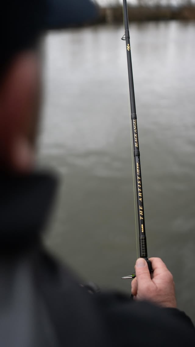 Nouvelle arrivée dans la gamme The Artist ! 👨‍🎨Quelques indices se cachent dans la vidéo… pour le reste, rendez-vous chez vos détaillants pour le découvrir.Disponible dès maintenant 🖤💛#illex #predatorfishing #rod by @illex_official