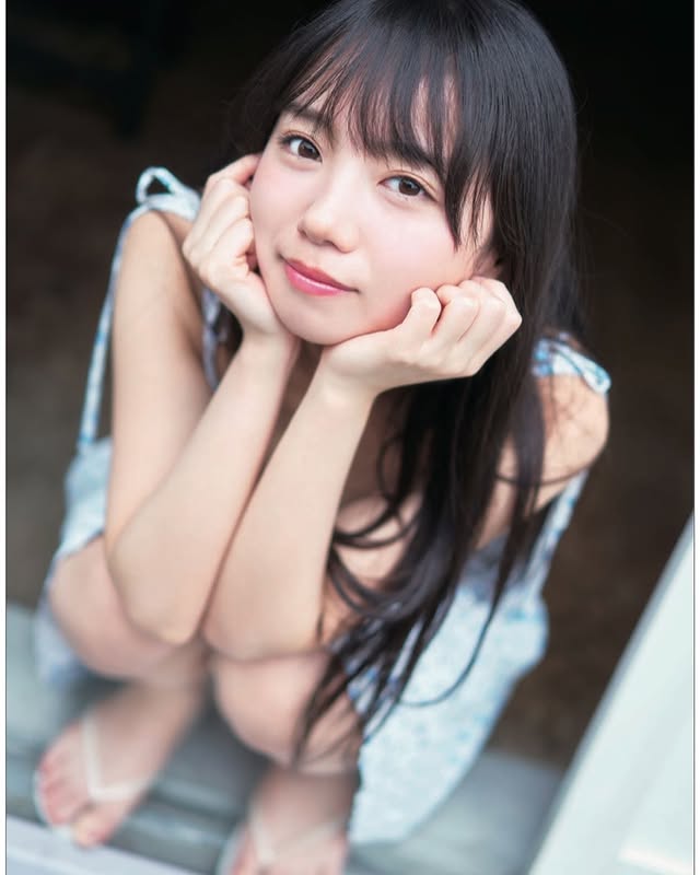 【解禁】Loppi・HMV限定カバーの再販を記念して、HMV＆BOOKS SHIBUYAにて追加のパネル展を開催することになりました❗️テーマは「座る恋人」です🧎‍♀️ちょこんとしゃがむ姿がきゅんすぎるきょんこ🧸💕開催期間は2月9日〜3月8日未公開カットもお楽しみに🥰@hmvbooksshibuya #齊藤京子1st写真集 #とっておきの恋人#齊藤京子 #日向坂46#きょんこしか勝たん #国民的彼女#kyonstagram 👸💕📢ご購入はプロフィールのリンクから by @kyoko1st