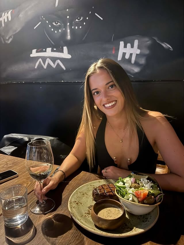 girls gotta eat by @tayabrooks