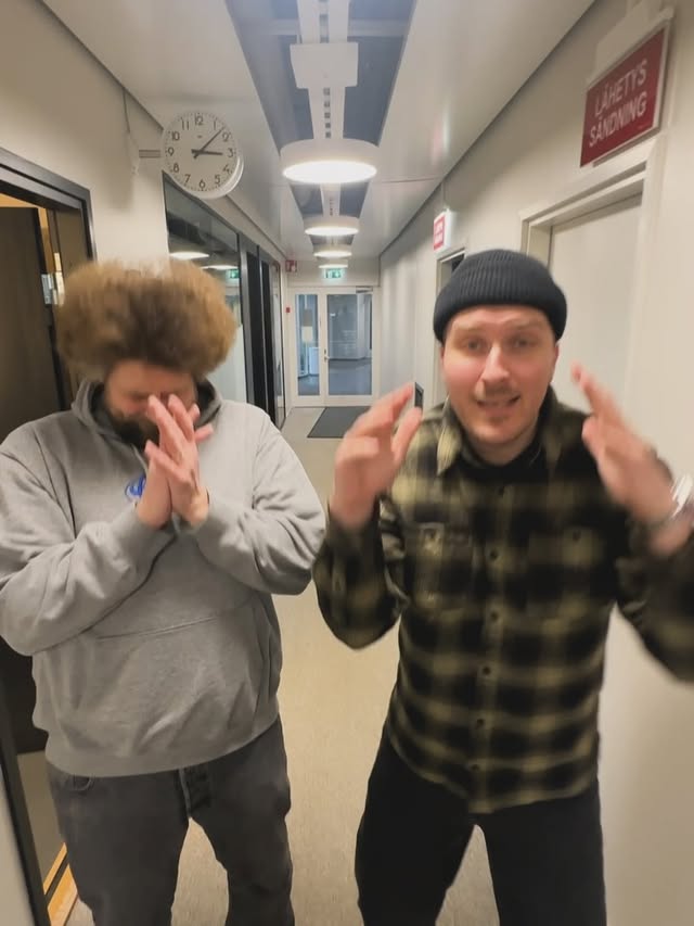 Kymmenen tuhatta kertaa kiitos 🙏🏻🔥❤️ Tää on niin sairas juttu, että ehkä ne paremmat sanat tulee myöhemmin jahka tän ymmärtää 😮‍💨 kiitos kiitos kiitos! Se on varmaa, että tulee aika kivat synttärit! 👊🏻🥳 by @kopikallio