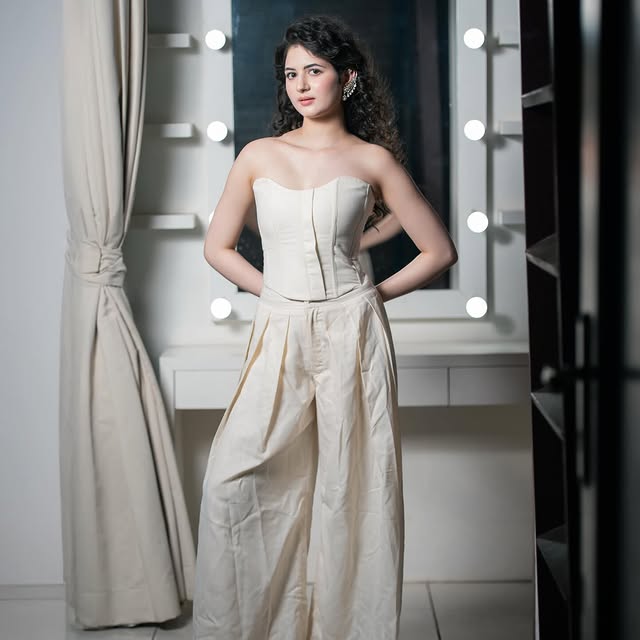 Grace in every move, confidence in every step 🕊️...Execution and styled by:- @krearemediaOutfit:- @darlpha.silhouettes Shot and Edited by:- @drkpictures_ Glam by: @makeoverbyranjitajain Jewellery: @wearharshasaar #HarshaaliMalhotra #explore #NeutralAesthetic #MainCharacterEnergy #photoshoot by @harshaalimalhotra_03