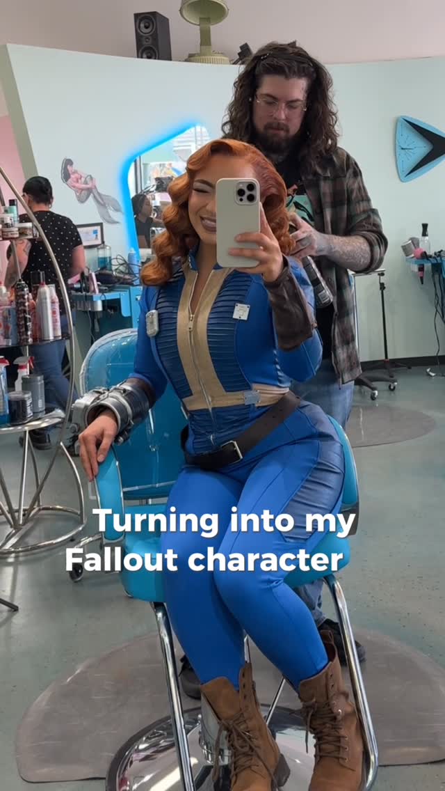 I had so much fun getting ready for the season 2 finale of Fallout with @atomicstylelounge! I can’t wait to stop by again the next time I’m in Las Vegas 🎰Hair: @seanpaul_hair Makeup: @makeupbykamilahlv by @caitchristinee