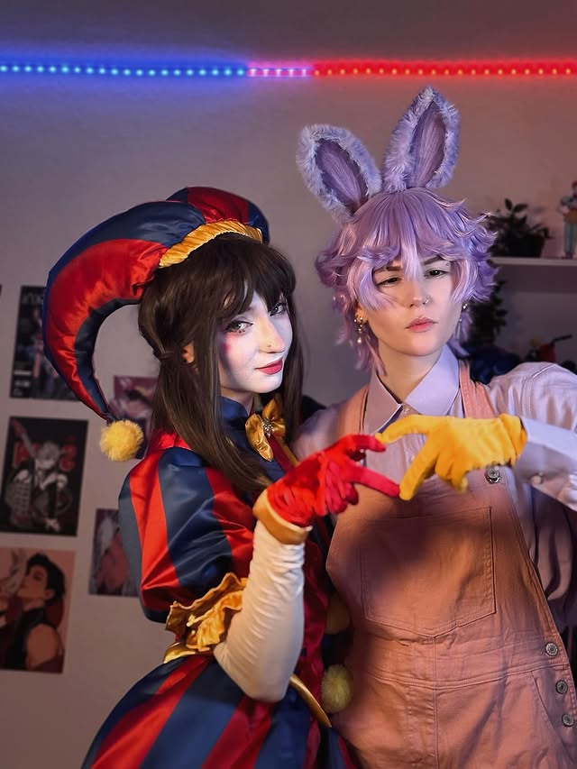 ❝ 𝐓𝐡𝐞 𝐚𝐦𝐚𝐳𝐢𝐧𝐠 𝐝𝐢𝐠𝐢𝐭𝐚𝐥 𝐜𝐢𝐫𝐜𝐮𝐬. ❞ 

Here are some Jax and Pomni pics that @sususcosplays and me took back in January! Hope u enjoy themmmm ^^

#theamazingdigitalcircus #jaxtadc #pomni #tadac #pomnicosplay