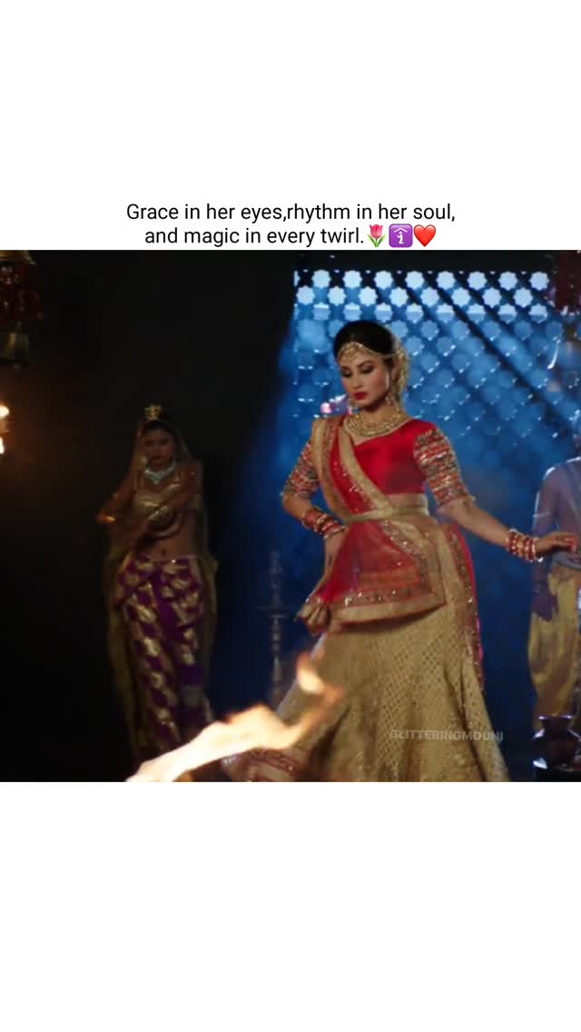 Grace in her eyes,rhythm in her soul,and magic in every twirl. 🌷🛐❤️#mouniroy #naagin #dance #trending #viral by @mouni_ke_dewanne
