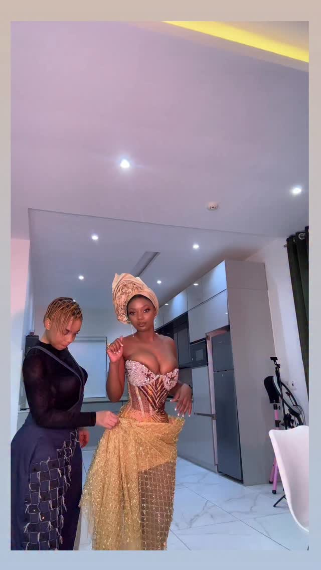 How I attended Cross’ wedding the asoebi he gave us lol it was something else 🤣😍😍 by @kaitetsi_gold