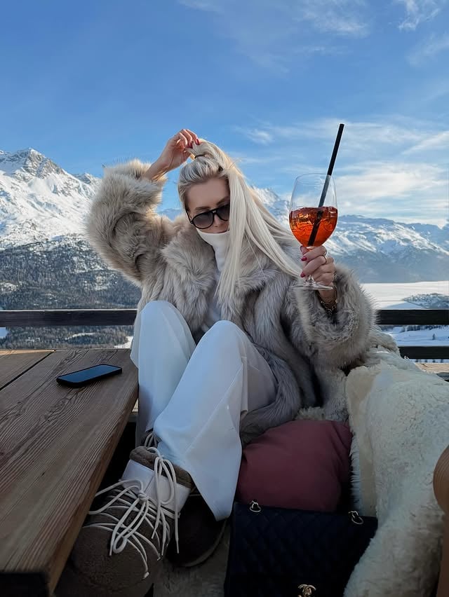 Aperol with altitude 💓 🥂 #sun #ootd #zara #hair #stmoritz by @annisofiagerlach