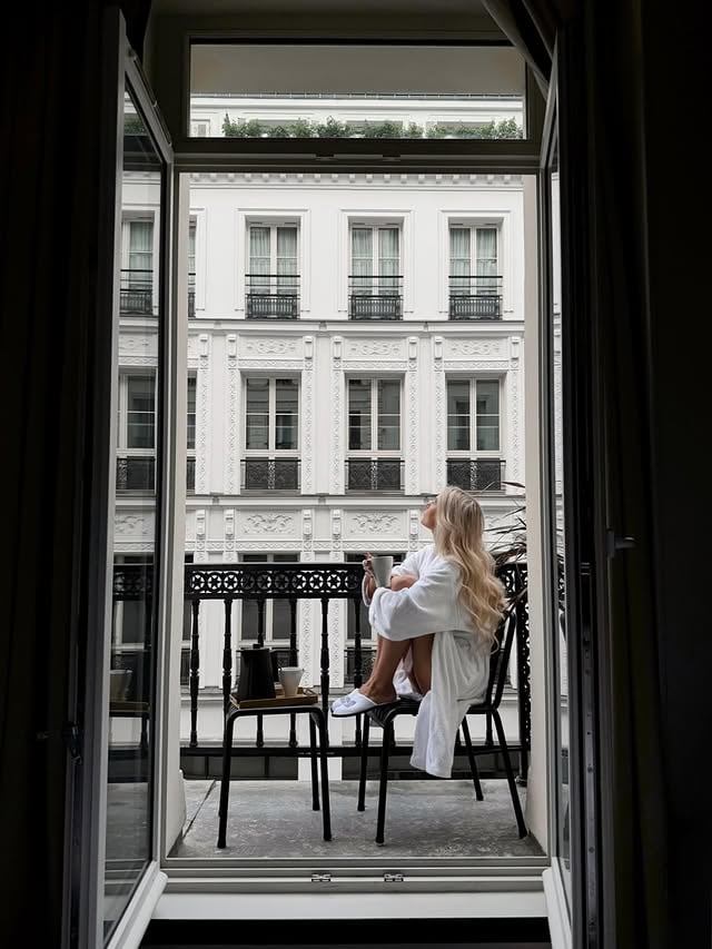 paris mornings 🌞☕️ #paris #coffee #ootd #style #hair by @annisofiagerlach