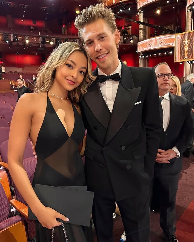 Plus one @austinbutler .......#theacademy #theoscars #austinbutler #awards #vanityfair #hollywood #acting #talent #vanessahudgens #losangeles #california #gettyimages #explorepage #viral #trending by @v.zesu