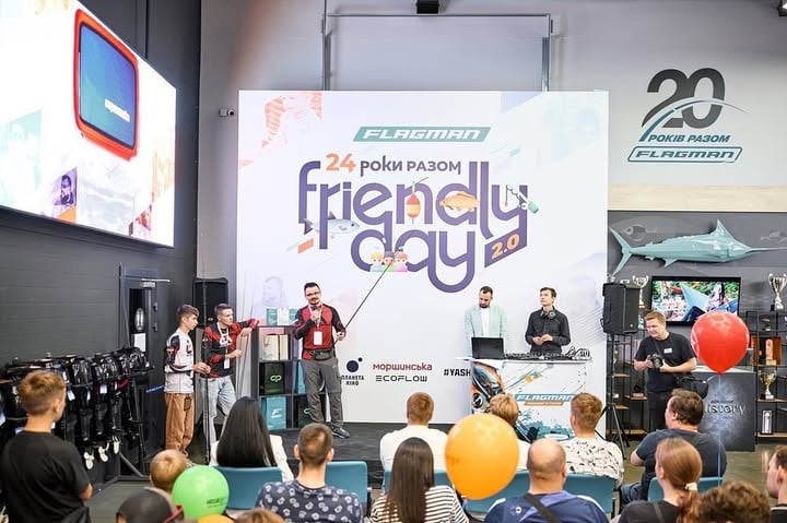 🔥 Вау, це сталося!

🎉 FLAGMAN FRIENDLY DAY 2.0 відбувся та подарував океан неймовірних вражень!

🫂 Велика рибальська родина об’єдналася, щоб не лише круто відсвяткувати 24 роки Flagman, але й здійснити надважливу місію – зібрати кошти на 24 дрони для ССО ЗСУ.

👉🏼 І знаєте що? Ми майже впоралися! 
💙 Безмежно дякуємо кожному, хто долучився! Ваша підтримка – наша сила, і ми продовжуємо працювати на перемогу!

🪖 Наразі зібрано понад 200 000 грн – більш ніж половина необхідної суми на дрони. Ми горді, що робимо дещо значуще разом та не зупиняємося!
🔥 Ще трохи зусиль, і 24 «пташечки» полетять до незламних захисників України, щоб допомогти їм на передовій.
Тож ЗБІР КОШТІВ ТРИВАЄ!
Не залишайтеся осторонь – кожен донат наближає нас до мети! Долучайтеся!
Посилання на банку залишаємо у сторіс та у шапці профілю!

🥺 Звісно, трошки сумно, адже FLAGMAN FRIENDLY DAY 2.0 вже позаду, але він запам’ятається нам назавжди! Це було дивовижно!

👨‍🍳 Від цікавих інтерактивів і презентацій риболовних новинок до вишуканого смачного частування – фестиваль наповнювали незабутні емоції та яскраві події! А розіграш призів на суму понад 100 000 грн та унікальні лоти для благодійного аукціону від @klopotenko , @dzidzio , @pavlo_zibrov , @ivan_uryvskyi , @serhiy_zhadan , творчої майстерні @zhyto_motanka , книгарні-кав’ярні @readeat_com , мережі магазинів зброї та мілітарі @yashkina_yashkina лише підігріли азарт!

🏆 Наші маленькі гості також не мали часу нудьгувати! Діти змагалися в конкурсах, веселилися та насолоджувалися кожною миттю!

🙌🏼 Ще раз дякуємо всім – від малого до великого – за теплі привітання, активну участь і підтримку!
Особлива вдячність партнерам заходу: @morshynska.ua , @planetakino , @sokolivske_beer , @underwoodbrewery , @cakelab.ua , @ecoflowua , @u.inny та іншим – ви круті!
А тепер ловіть посилання у сторіс та у шапці профілю на чудові фото з фестивалю, щоб знову пережити ці незабутні моменти!

🤝🏼 Тримайтеся на хвилі – попереду багато цікавого!
Р.S. Рибаль, донать, перемагай, адже ти – українець!