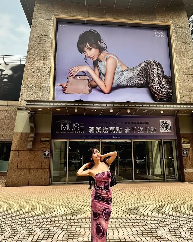 Never get used to this.. (´ •̥ ̫ •̥ ` )ʚ♡ɞママも大興奮っ🥹 @fendi ガール☺️🫧新しいキャンペーンです♡在微風廣場找我喔🫧🥰👗 @fendi 💎 @damianiofficial 📸 @abookstudio 💄 @backstage_aga 💇🏻‍♀️ @nimo_tong_ by @midoritakechi