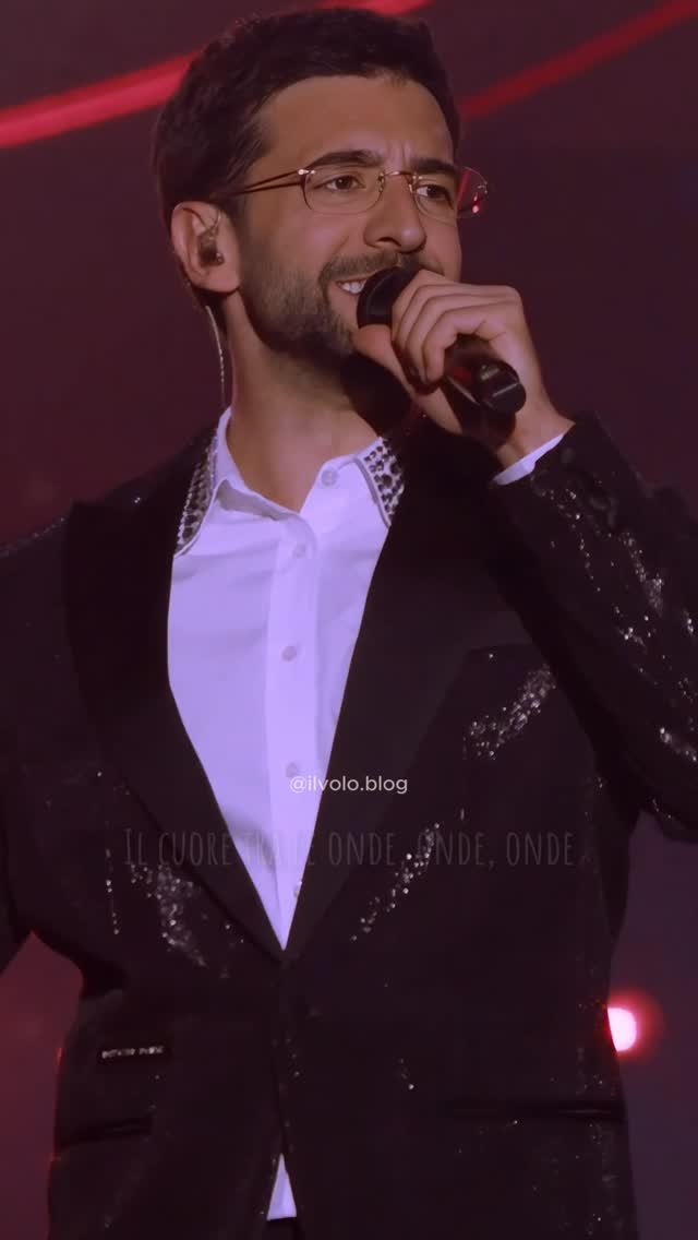 tra le onde🌊🤍 by @ilvolo.blog