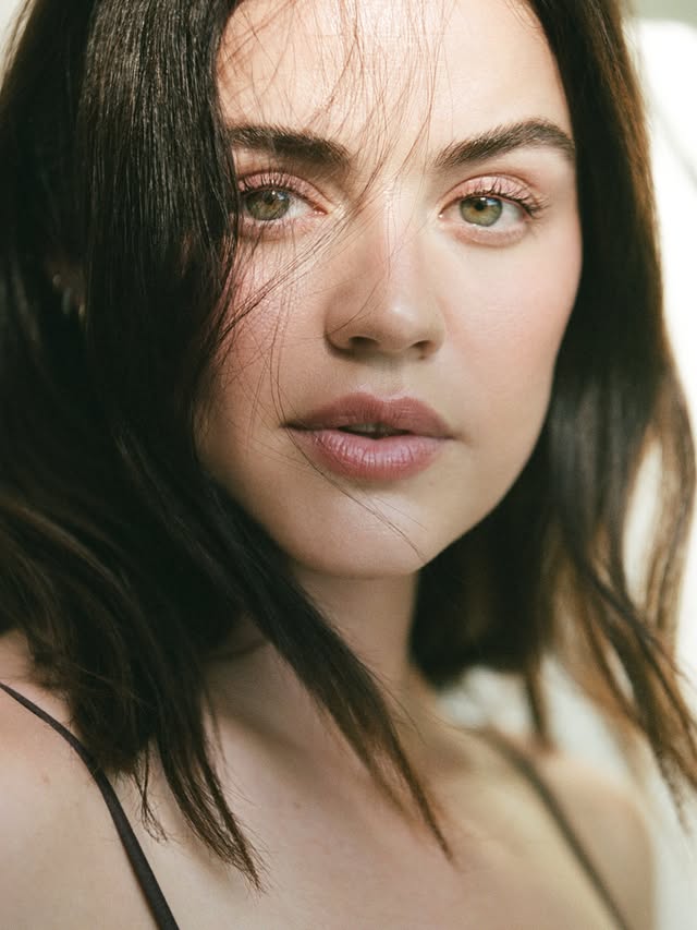 @claireleahy 🤝 me makeup by @zarakaplanmakeup by @lucyhale