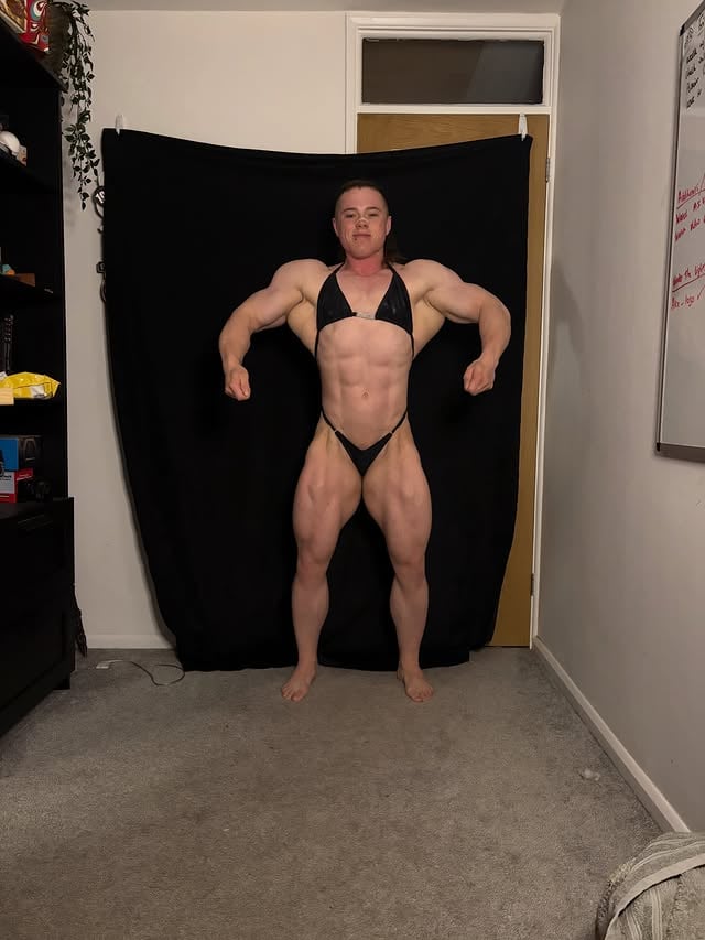 7 weeks out. .Food lower ⬇️Cardio increased ⬆️Let’s continue on 😈.Fuelled by @tbjpnutrition - sara10Clothed by @tbjpclothing - sara10Fixed by @coaperform #fitness#womansphysique #lovethehustle #wbb #bodybuilding