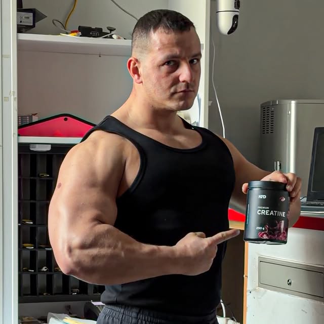 [reklama] masa czy redukcja u mnie kreatyna cało rocznie wlatuje 💪🏻🏋🏼‍♂️ Łapa siedzi i pamiętajcie, że z kodem: mlodyninja na stronie KFD macie rabat na suple 🏋🏼‍♂️🏋🏼‍♂️🏋🏼‍♂️💪🏻💪🏻 by @mlodyninja24