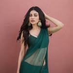 Mouni Roy(@mouni_ke_dewanne)'s profile avatar