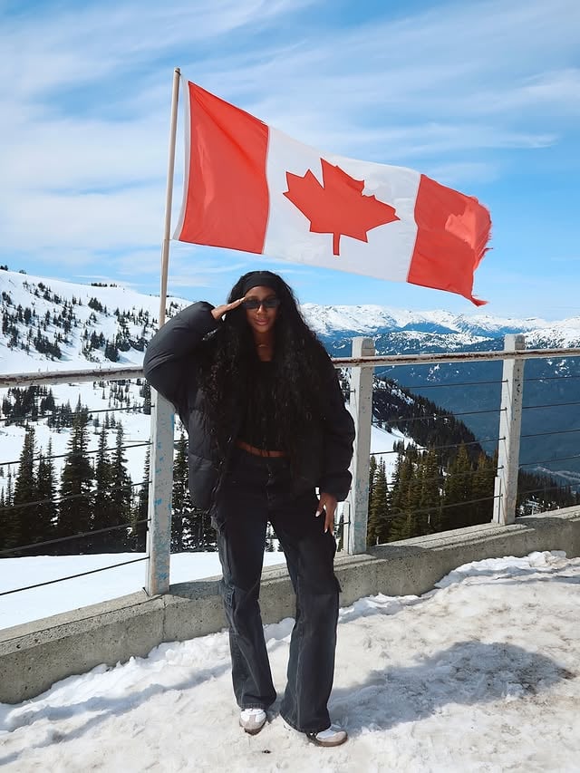 Modo estudante e viajante ativado! 🏔️🇨🇦🎿❄️🌲 by @camilladelucas