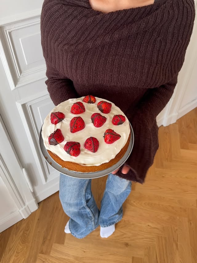 🐞ladybug cake by @emmaaurora