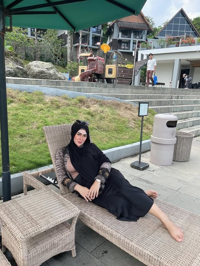  by @sissy_firman