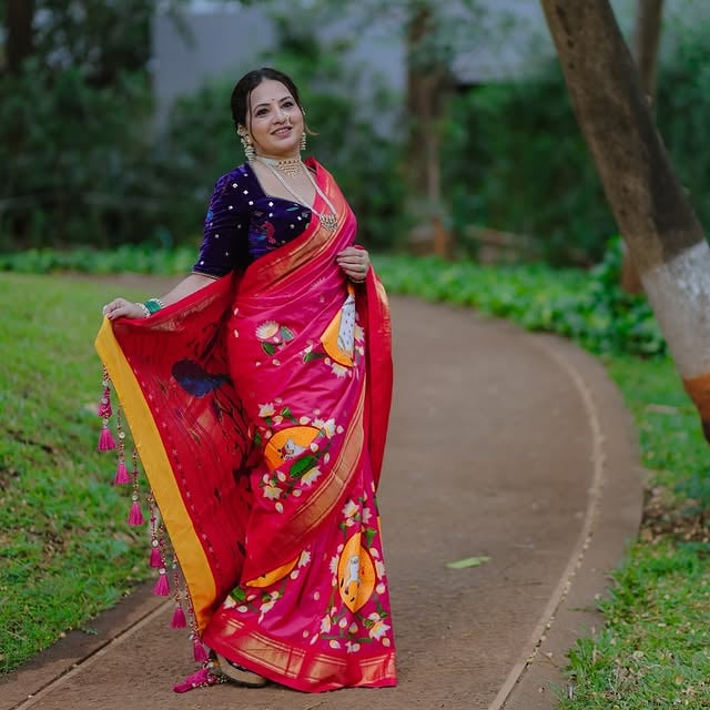 Bangadi lal nahi hirvi aahe😀😜Exclusive Handwoven and Hand Painted Pure Silk Yeola Handloom Paithani Saree paired with Velvet purple embroidery blouse ✨🪷🦢🪞Saree and blouse : @durggapaithanisbydarshna Designed by : @thepaithanigirl Concept and makeup @sangeetarenuke_makeup_artist 💁🏼‍♀️Jewellery @marathisaaz [yeola paithani saree, handloom, Marathi tradition, marathi Mulgi, reels, handpainted, silk saree love, handwoven Maharashtra, royal look, regal Paithani saree, motyache dagine, jewellery, nath, pearl jewellery traditional, Girgaon, Mumbai]#paithani #viral #trendingreel #fyp #marathimulgi