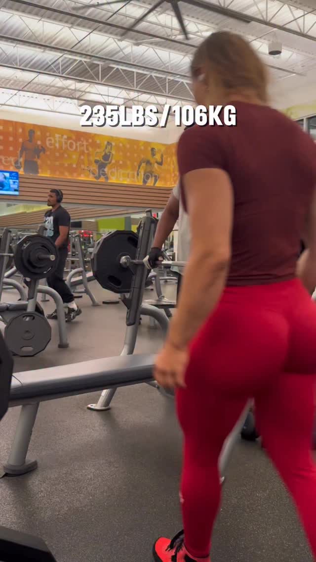 235lbs LIGHTWORKBench press 🤝 making new friends