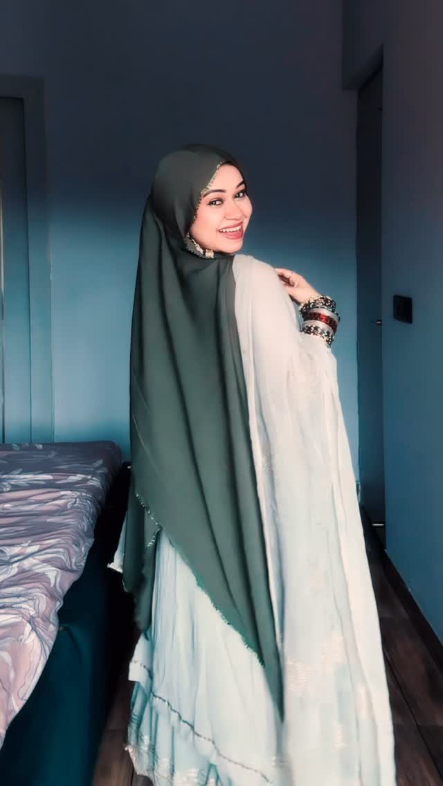 Aankhon aankhon ka masla 🫣✨Wearing : @sawarlubynoorafshan Hijab : @thehijabfactory__46