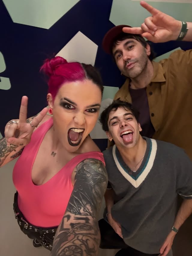 Hoy hemos estado con gente preciosísima en la presentación del Skyfest Benidorm 🖤🩷 by @i.am.kenzy
