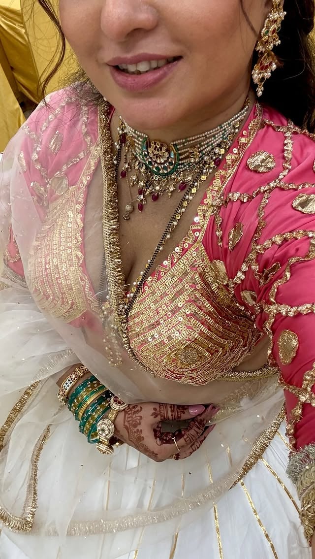 Aangi look✨[tradition, shekhawati, rajputi, Rajasthani, peach aangi blouse, gota handwork, new fashion, kanchli, ghaghra, lehenga, white, gota border, lampi, copper lace]#viralreels #trending #explore #fyp #aangi by @fashion_enthusiast_sr