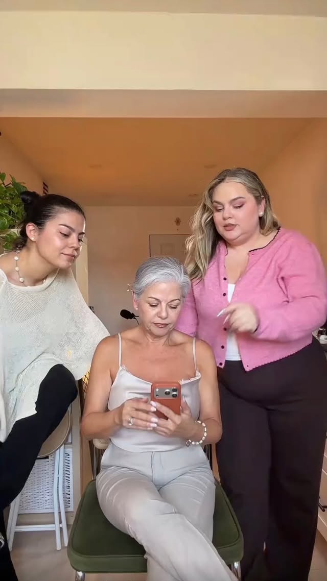 Happy Mother’s Day te amamos mami 😂💜 cualquier parecido con la realidad es coincidencia 🫢 @beapartidas @momandpalettes by @momandpalettes