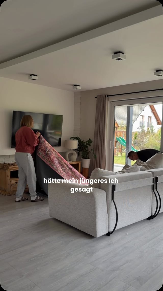 Sein erster Geburtstag in Polen, acht Monate nach dem Umzug 🇵🇱 Wahnsinn! Als wir uns kennengelernt haben, war Gerald 31 😅 Wie die Zeit vergeht 🥹 Sto lat, mein Lieblingsmensch ❤️#couple #couplegoals❤️ #eheleben #bauersuchtfrau #rtl by @annaheiser