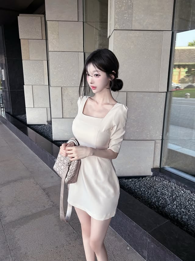 🍃소개팅에서 ✨지호씨는 깨끗하고 청순한 이미지같아요🫣소리 듣게해준 ㅋㅋㅋ!!🤭딱 요 원피스가 주는 이미지 말씀해주셔서 속으로 앗싸(ㅋㅋ)..🎀깔끔 청순 단아,,✨한 뇨자 만들어주는 소개팅 필승 룩,,🪽.데이트날💕가끔 요런 스타일로 분위기 전환 싹 필요 알죠?🤭....신상 MADE 원피스 🚚월요일 바로배송🚛..[🔥하객룩/소개팅룩🔥역대급✨성공적✨/자체제작1+1] [셀로즈 원피스ver.] 스퀘어넥 오피스 원피스 by @s0on_ho