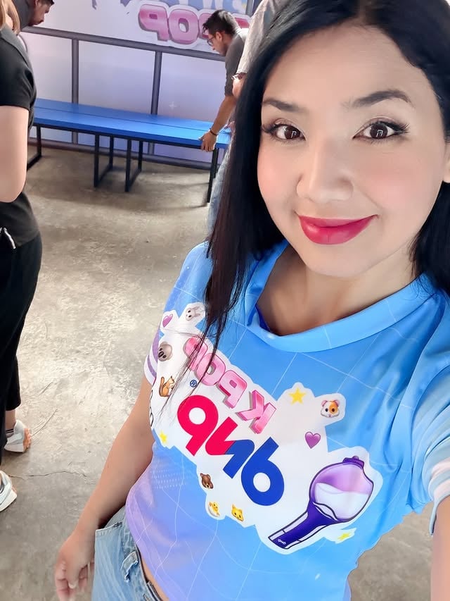 Sábado de K-pop #cindytakahashi #kpop #jpop #bts by @cindytakahashicantante
