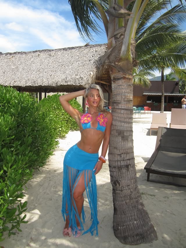 join me in paradise..🩵🌺💘🥥 by @gracexrosa