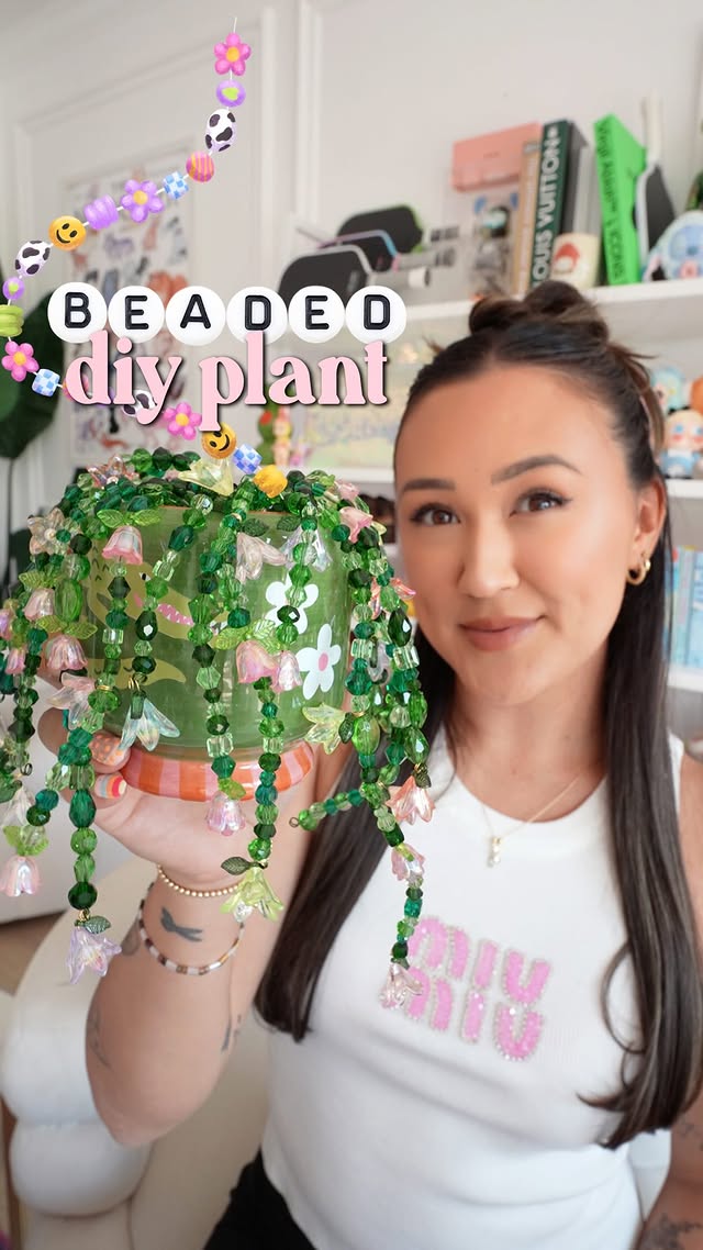 🌸 diy beaded plant 🌸 y’all voted and we’re BACKKK with a diy reveal and I’m obsesssssed 🌱 by @laurdiy