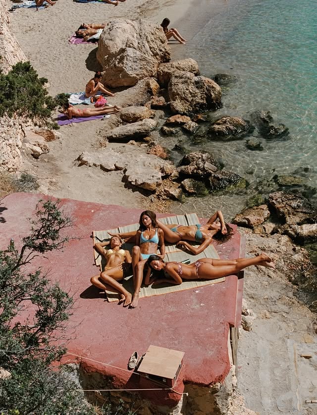 New arrivals 🥥 #TrianglGirls