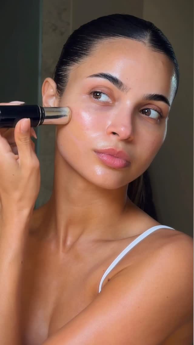 Finally found the perfect “ready in 5 routine”My skin has been loving the shift away from powder products.If you haven’t tried a jelly tint yet, this one from @milkmakeup is my summer makeup essential it’s cooling, hydrating, and looks so natural.Products used:Foundation stick by @diorbeauty Contour by @westmanatelier Lip balm @tatcha Setting spray @saiebeauty by @leidy.amelia