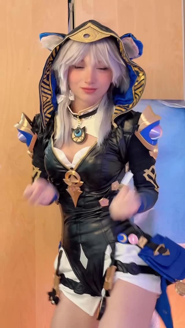 Dont forget to drink water its getting hot outside. excited for Dokomi tho!!! #cosplay #dance