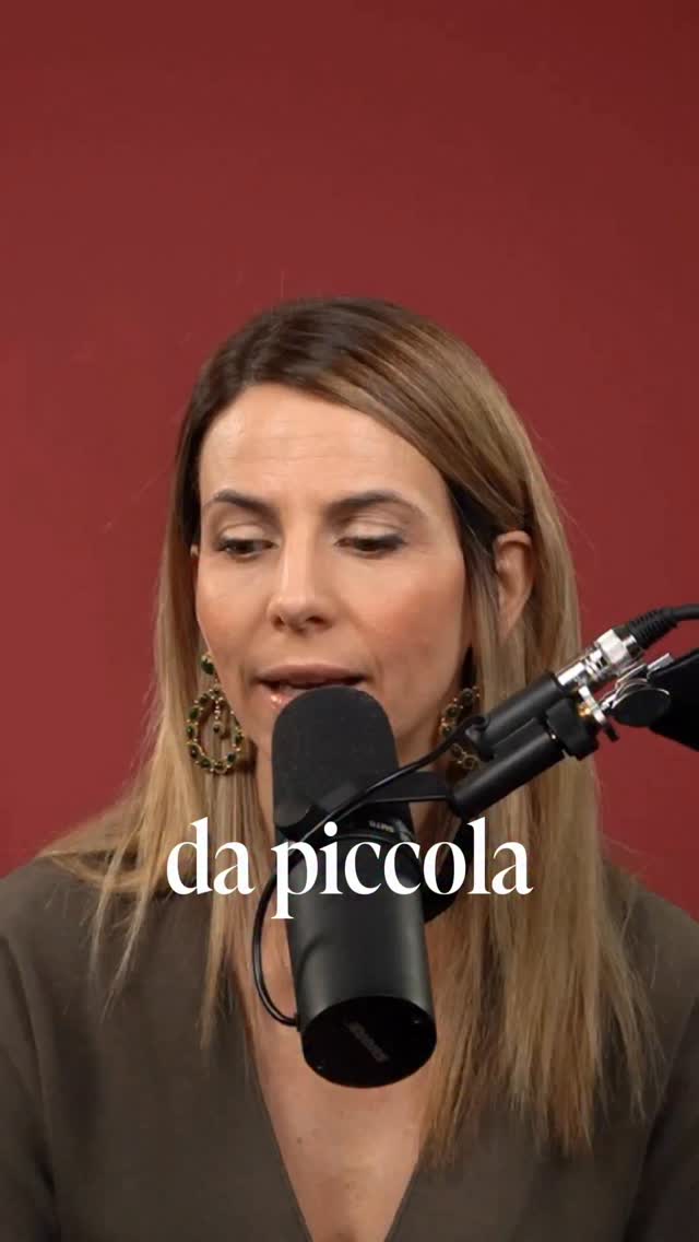 Ci hanno insegnato che basta volerlo abbastanza. Che se non ce l'hai fatta, forse non ci hai creduto davvero.Non partiamo tutti dallo stesso punto, e riconoscerlo non significa arrendersi. Significa iniziare a guardare la propria vita con più onestà.Le carte che hai in mano non le hai scelte tu. Come scegli di giocarle, invece, è un'altra storia.♥️ 🎙️ Ascolta la riflessione completa nel Podcast Dear Alice disponibile su SpotifyPuntata di riferimento: Come puoi farcela anche se non hai le circostanze giuste. by @aliceslifestyle