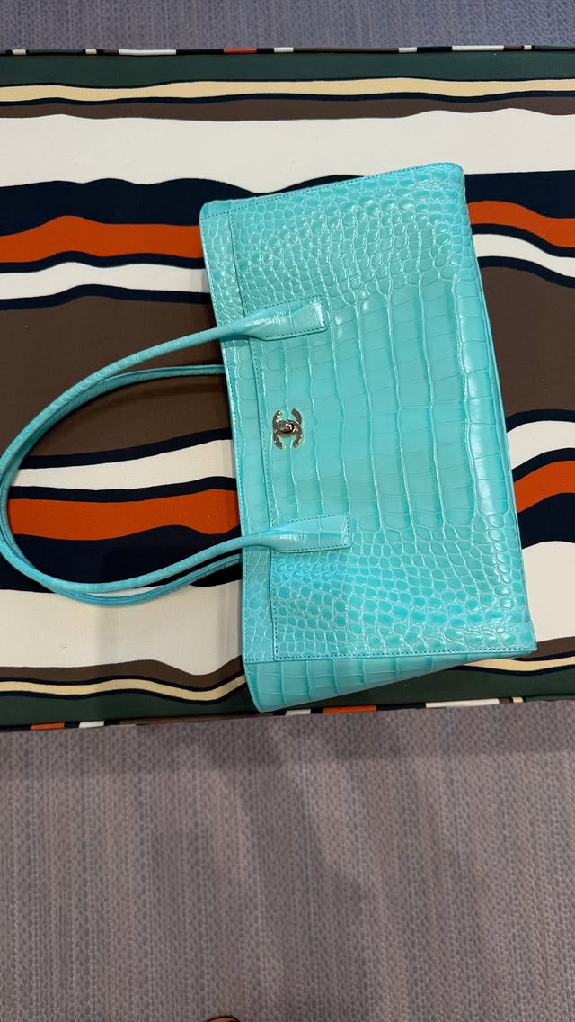 The most wanted bag of this season!💚💚 finally got it by @masha_lobanovaa