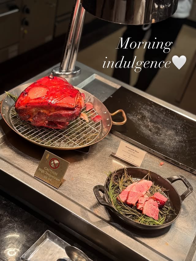 .여유로웠던 아침❤️Slow mornings and cute little moments ☕️✨..#더파크뷰#굿모닝 by @seohyunnouncer_0417