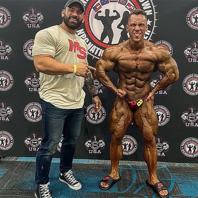 #motivationalmonday Throwback to my first Overall Bodybuilding Win. It was one of the best feelings I’ve experienced in my lifetime. Bringing inside out conditioning after weeks and weeks of hours on the stairmaster was worth every second. Looking back & knowing what I do now prep could’ve been a lot easier 😂 but I don’t regret doing things the old fashion way 🙏🏻-DM me for all coaching inquiries whether it be with a stage goal, fat loss, or achieving true freak status. @freakfactorycoaching -#bodybuilding #gains #grow #pump by @elliottdermond