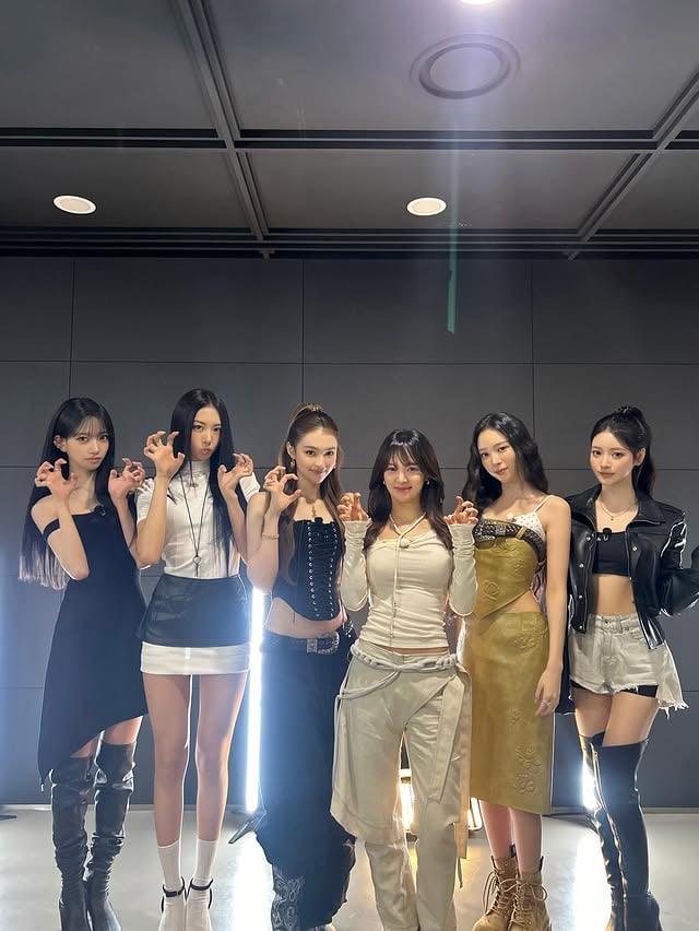 연예계 대표 고양이 상효연 vs 미야오#효연 #HYO @hyoyeon_x_x#미야오 #MEOVV @meovv#소녀시대 #GirlsGeneration @girlsgeneration#가짜김효연 #효연의레벨업 #hyoyeon @hyo_levelup by @hyoyeon_x_x