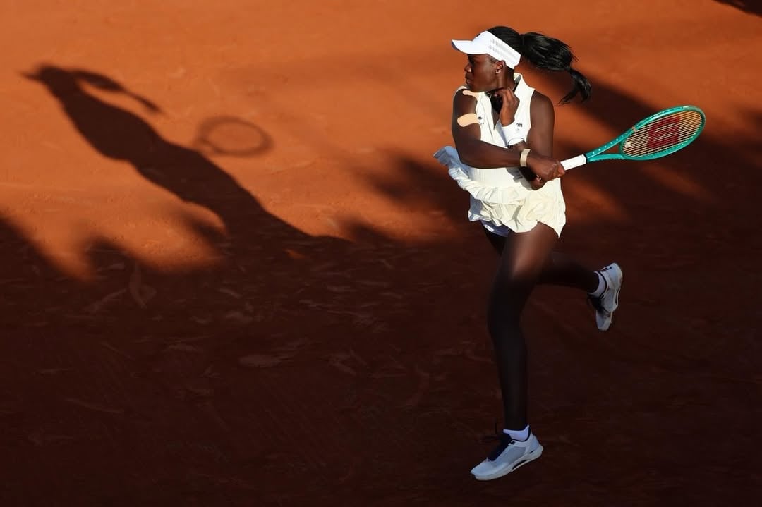 Contente de te revoir🧡 @rolandgarros @sbermatov📸Clement Mahoudeau / FFT📸 by @vickymboko