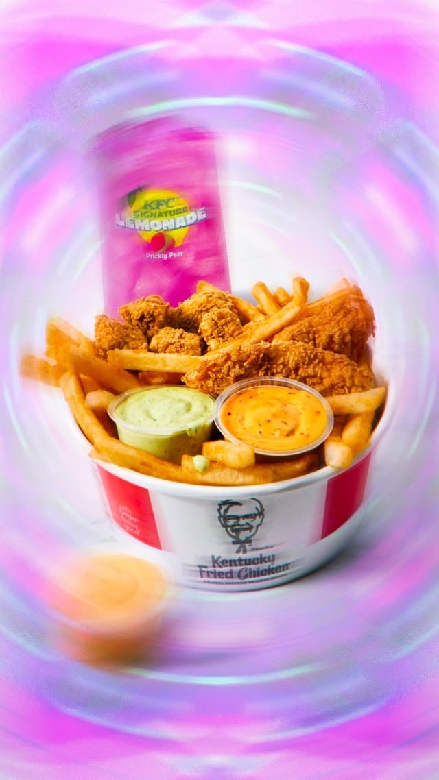 unfocus your eyes & comment what you see by @kfc